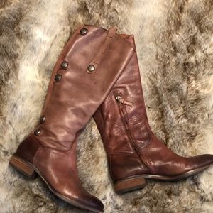 Women’s Arturo Chiang leather boots size 6.5